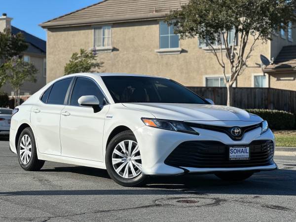 2020 Toyota Camry *Híbrido* *Título Limpio* con solo 36 mil millas. - $23,990 (Fremont / Union City / Newark)63487782410881123