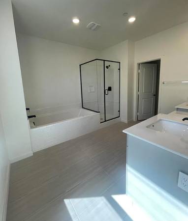 $4500.00 / 4br - 2620ft2 - Welcome to this Beautiful Single-Story Home at Park Circle neighborhoo63865702488065123