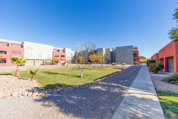 $1,012 / 1hab - 685ft2 - Listo para cable, Patio/Balcón, Casa club (5950 S Pecos Rd, Las Vegas, NV)63859612947459121