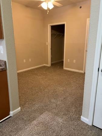 $1,099 / 615ft2 - Studio #105 1 Month Base Rent Free/Credited App and admin fees (Asheville)64029374775043123