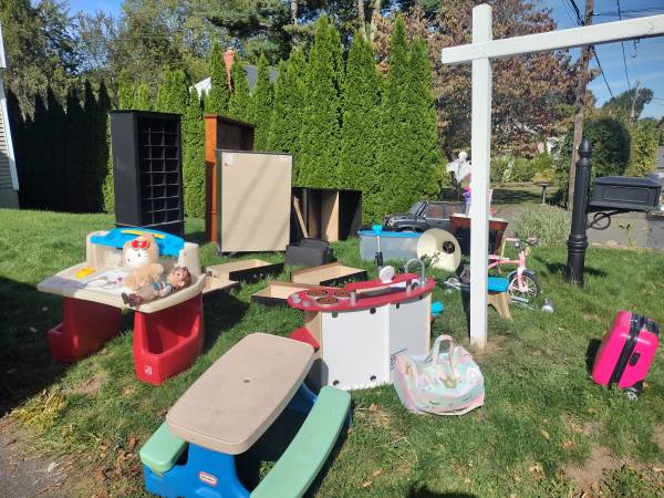 Free miscellaneous items (Bristol)64008392182787124