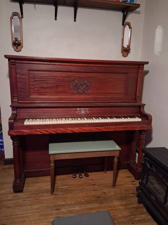 Regent piano 1