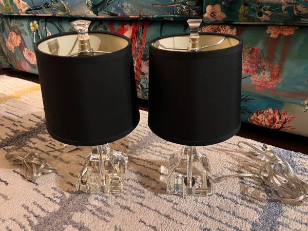 Lámpara de mesa miniatura en cristal de plomo con pantalla negra - $250 (Westwood Los Ángeles CA)63471427244931122