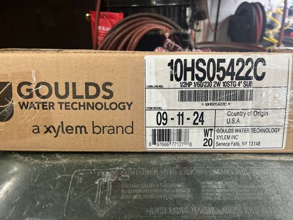 NEW, Goulds 1/2hp, 4", 10gpm submersible well pump 1