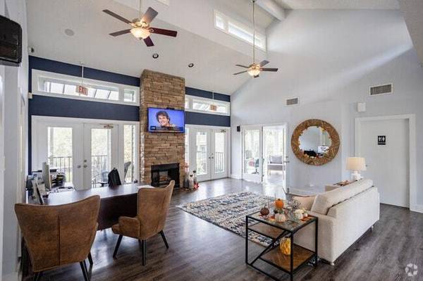 $1,099 / 1br - 603ft2 - Updated Countertops, Built in Dry-bar, Ceiling Fans, Balcony or Patio (Hermitage Tennessee)63924811608194120