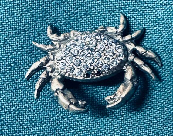 Broche de marcasita con forma de cangrejo - $25 (Aptos)63470437460225120