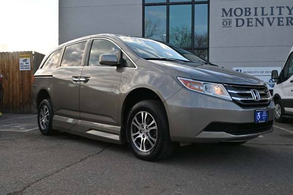 2011 *Honda* *Odyssey* *5dr EX-L* DORADO - $27,900 (Accesible para Sillas de Ruedas)63619677840513122