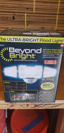 motion activated security / LED flood light 1