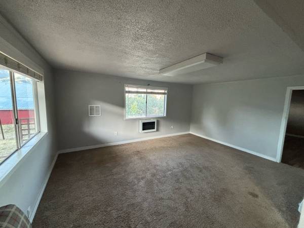 $549,000 / 2br - 1200ft2 - 5 acre 2 bedroom, 1bath (North Applegate rd)64318775505027124