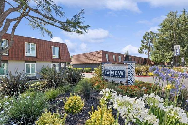 $1,910 / 2br - 840ft2 - 🧡🍂 Fall into ONE MONTH FREE @ ReNew on Coloma 🍂 🧡 (10680 Coloma Rd, Rancho Cordova, CA)63919496473474120