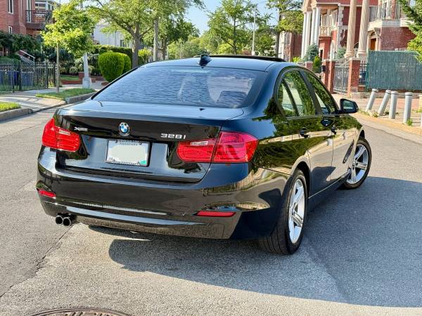Título limpio en mano! BMW 328 xDrive 2015 - $6,000 (Brooklyn)63654712883715122