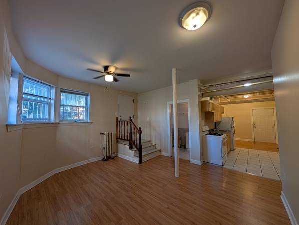 $1,250 Studio/1bath + Den vintage building, cats OK, CTA BROWN line (Ravenswood)63960014105986120