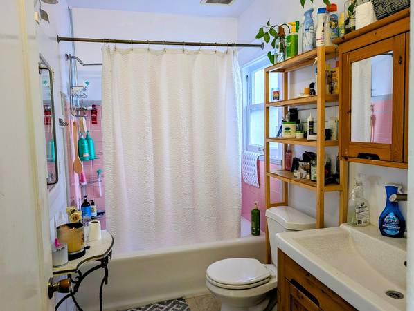 $1,100 / 1br - 150ft2 - Furnished room for rent $1100/mo. (sunset / parkside)63888989538435123