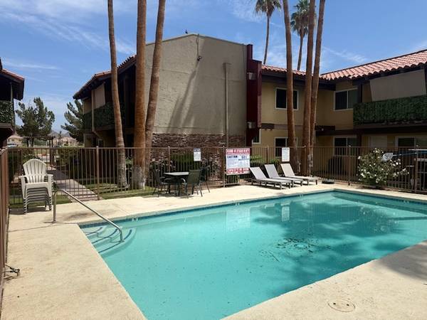 $1,895 / 2br - Adosados- Cerca de Old Town La Quinta- Piscina - Instalaciones de Lavandería (La Quinta, Bermuda Dunes, Indio, Palm Desert)63668354112259120