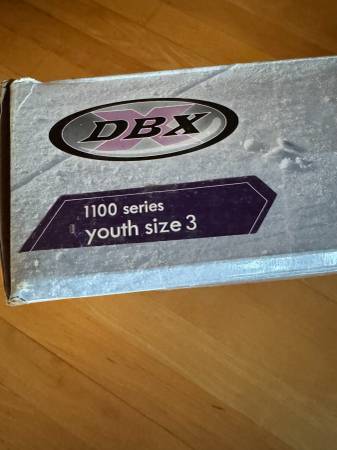 Ice Skates youth size 3 DBX 1100 Series - $25 (Reedsburg)63471318565379124
