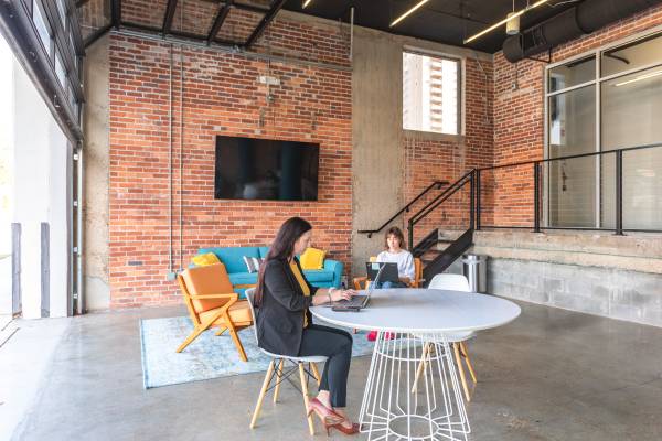 $364 Affordable Dedicated Desks Available in Jacksonville – Prime Location! (Downtown)63377821595905122