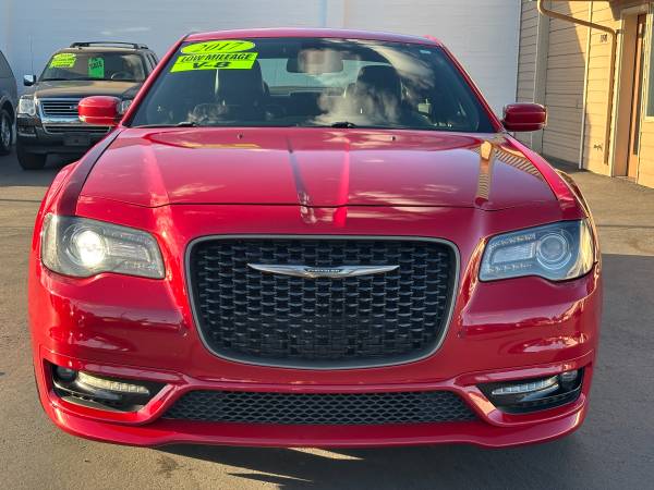🔥🔥2017 Chrysler 300S// 5.7L V8 - $14,500 (EYE CATCHER* MUST SEE //LOADED)63435419869825121