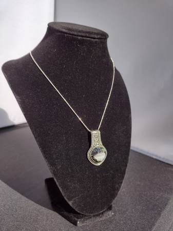 Colgante de plata esterlina con cadena - $20 (Seattle)63471257600385122
