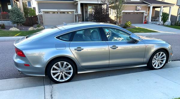 Audi A7 Premium 2014: Elegancia deportiva en plata hielo – Condición impecable - $26,000 (Englewood)63619924079745122