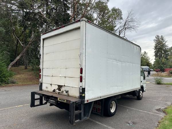 Camión cerrado GMC ISUZU 2007 - $14,900 (Shoreline)63654706226945124