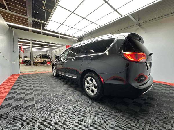 2017 Chrysler Pacifica Touring-L Plus van Brilliant Black Crystal - $13,196 (CALL 551-220-3298 FOR AVAILABILITY)63612057355137124