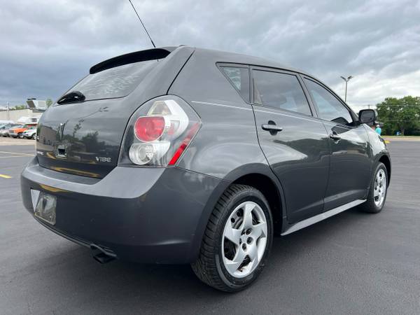 2009 Pontiac Vibe 4dr HB FWD w/1SA - $5,950 (2486 W Hill Rd Flint MI 48507)63470233096321124
