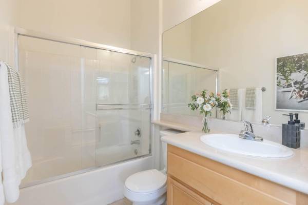 $2,789 / 2br - 1154ft2 - Your New Home: Modern Kitchen, Pools, Spas + Gated Access (17621 W. Pauline Ct., Canyon Country, CA)63701092446337123