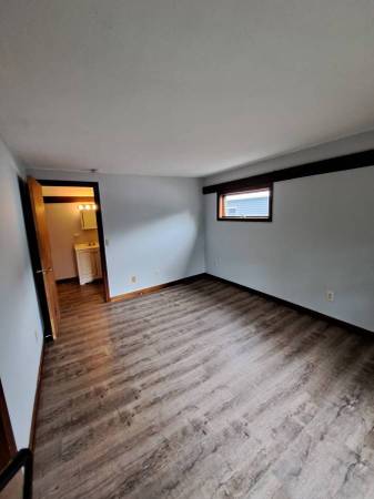 $1,100 / 1br - 1br - NICE 1 BEDROOM 1 BATH CLOSE TO DOWNTOWN!!!! (DOVER)63931655684226124