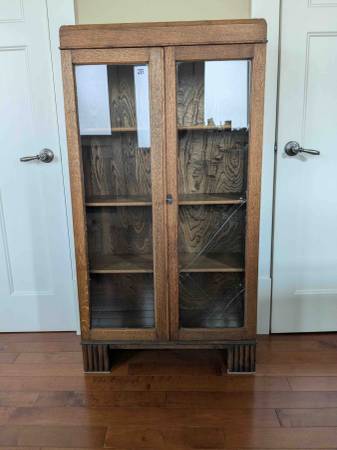 Bookshelf with 2 glass doors 1