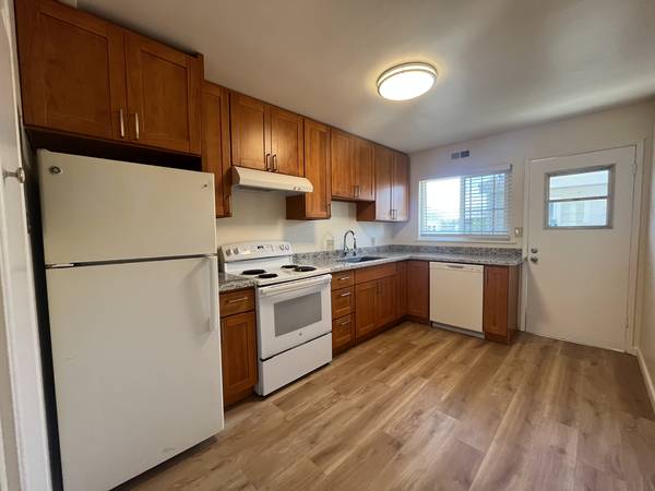 $1,795 / 2br - 700ft2 - Amplio departamento de 1 dormitorio, a 5 minutos a pie del barrio Laurel, puntuación de caminabilidad 86, 3141 5 (oakland este)63695839756289123