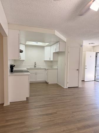 $500 off Move in Special!! Upstairs 1 Bedroom Apartment 1