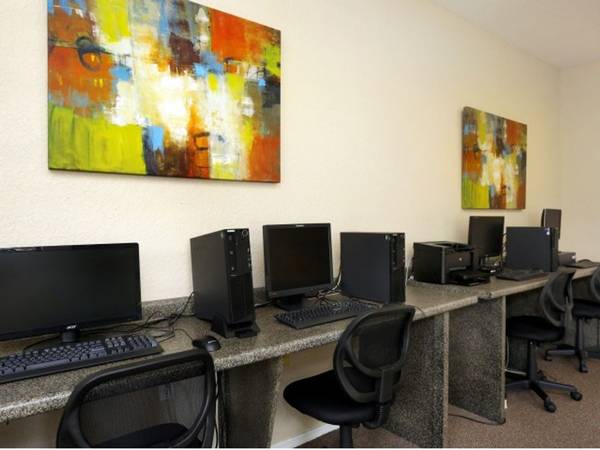 $1,455 / 2br - 1010ft2 - 2 BD, Área de juegos, Gestión en el lugar (1911 Brandon Crossing Cir, Brandon, FL)63991228787715123