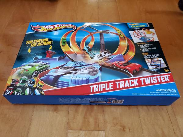 Hot Wheels - Triple Track Twister 1