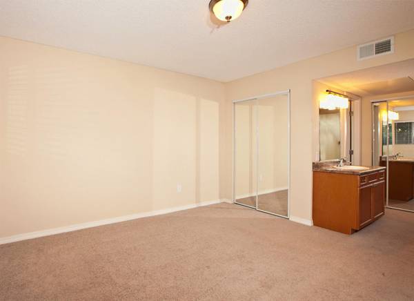 $2,645 / 2br - GET 1 FREE MONTH - CALL TODAY - Fantastic Weather, Pet Friendly (La Mesa)63701626481411121