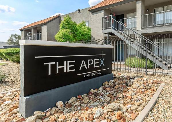 $1,199 / 2br - 876ft2 - Walk-in Closets, Must See, AC & Ceiling Fans, Spanish Speaking Staff64024826066563123