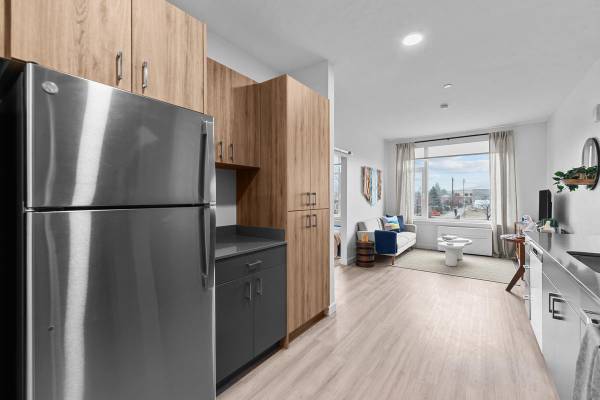 $1,350 / 1br - 593ft2 - Ubicacion perfecta! Studios, una y dos recamaras - Aparte el suyo! (Caldwell)63794970413571121