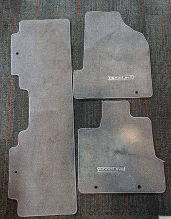 2006 - 2014 Honda Ridgeline OEM carpet floor mats 1