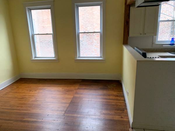 $1,950 / 3br - 1600ft2 - Very Nice and Large 3 bedroom plus den apartment- Hyde Park/Grand Blvd (Hyde park/Grand Blvd/ Bronzeville area)63781373693697123