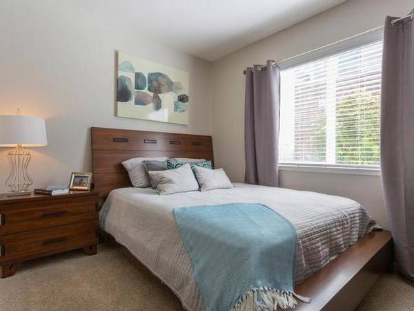 $1,999 / 2br - 985ft2 - Business Center, Vinyl Plank Flooring, 24-Hour Fitness Center, Balcony63973503783554124