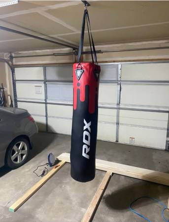 Slim Punching bag 1