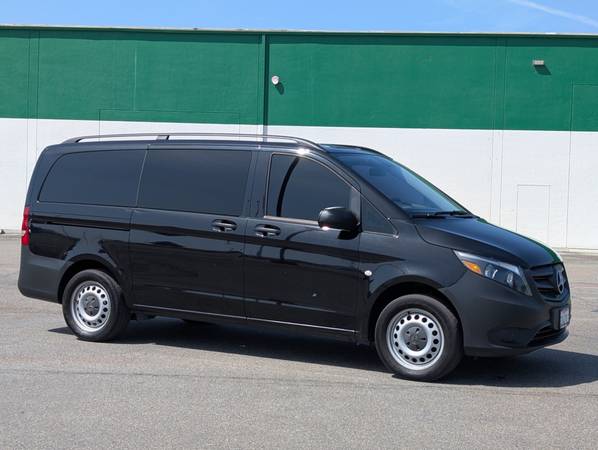 2021 Mercedes-Benz Metris  Passenger Mini Van Van 1