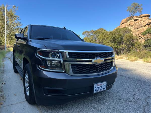 Chevrolet Tahoe 4x4 - 2015 - Título limpio - 129K - $13,900 (Canoga Park)63470894637827122