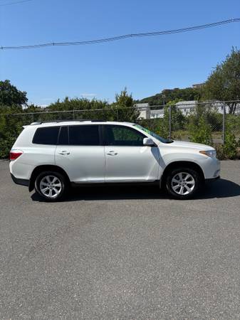 2013 Toyota Highlander Limited 108K - $15,950 (Malden)63441268841985121