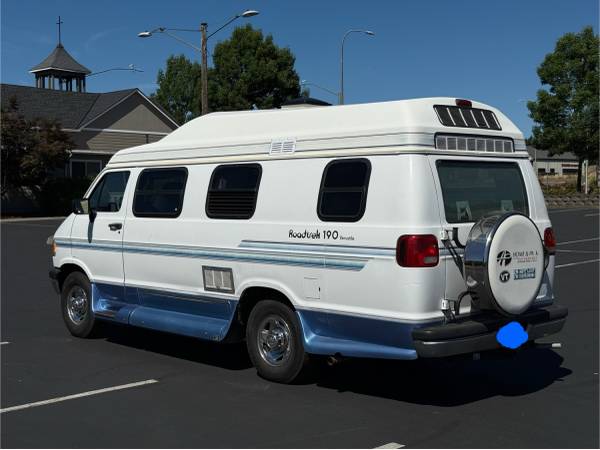 1997 Dodge 190 Road Track, 49k millas, furgoneta camper completamente independiente, mini motorhome - $21,200 (Seattle)63471354033665123