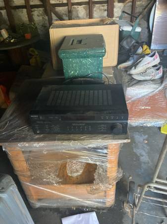 A  nice old sony receiver 1