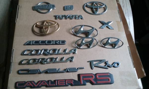 Emblem Honda Accord Nissan Toyota Corolla le Hyundai Kia rio cavalier 1