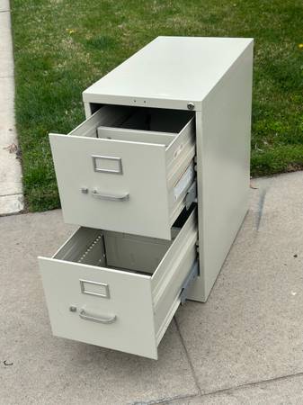 2 drawers - filing cabinet + key - $65 (modesto)63470292197507121