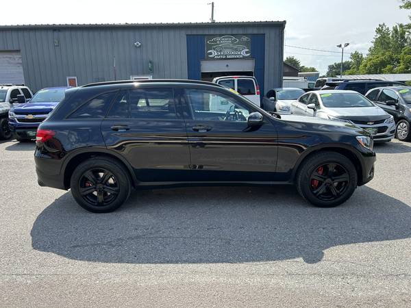 2017 MERCEDES-BENZ GLC 300 4MATIC - $86,418 (South Burlington vt)63622568190977121