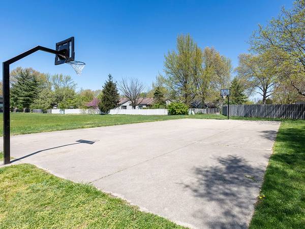 $1,025 / 3br - 1200ft2 - LOCATION matters where you live, don't miss it out APPLY now !! (1200 E Elmwood Dr, Terre Haute, IN)63675863506691124