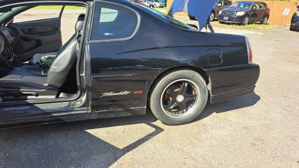 2004 Monte Carlo edición Dale Earnhardt - $4,600 (Webster, NY)63442678912259123
